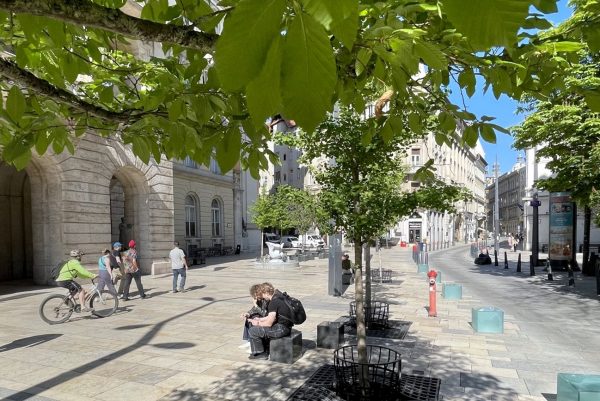 Egy éve kapott új arculatot az Egyetem tér